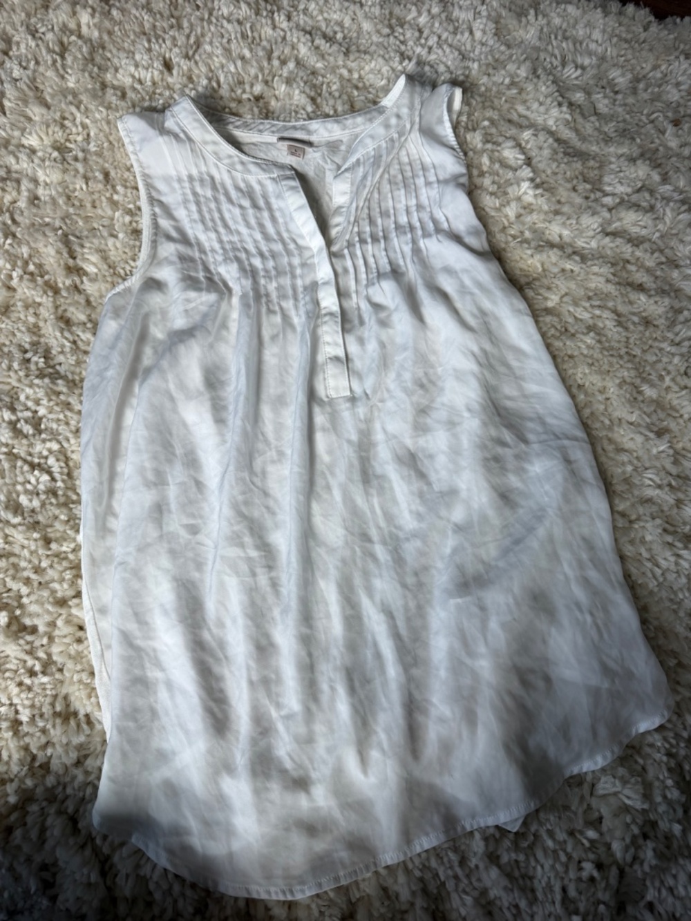 Soft white sleeveless Merona White Sleeveless Pintuck spring flowy cute Camisole - Picture 2 of 5